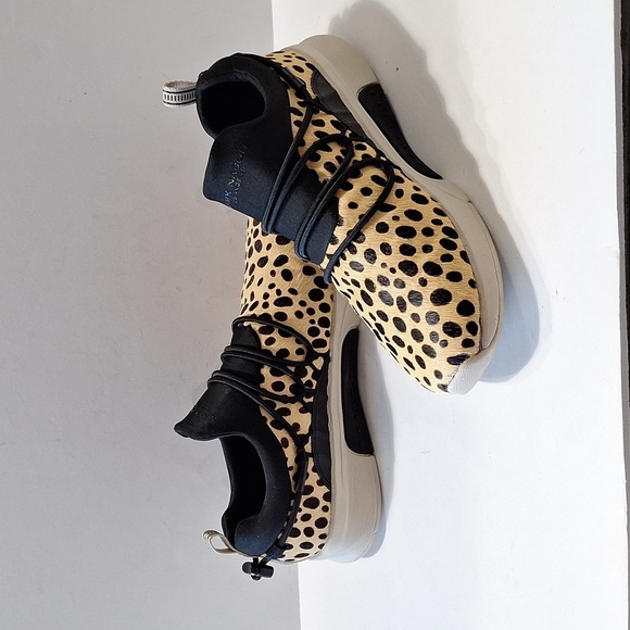 Mark Nason Mayfair Black Animal Print Slip-on Casual Tennis Shoe Sneakers Sz.6.5 - Picture 1 of 11